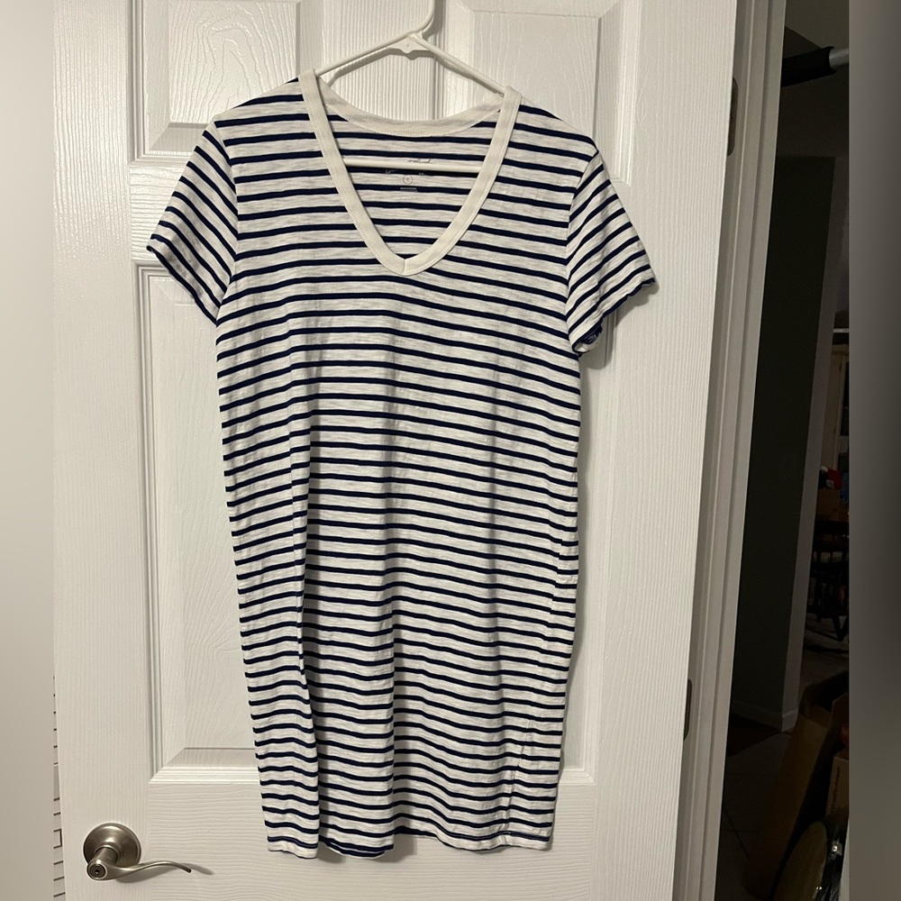 Universal Thread blue/white stripped sleep shirt